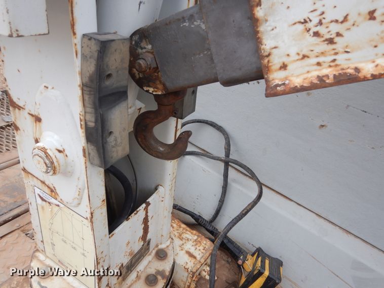 image for item HS9771 1999 Ford F450 Super Duty  service / utility truck with crane