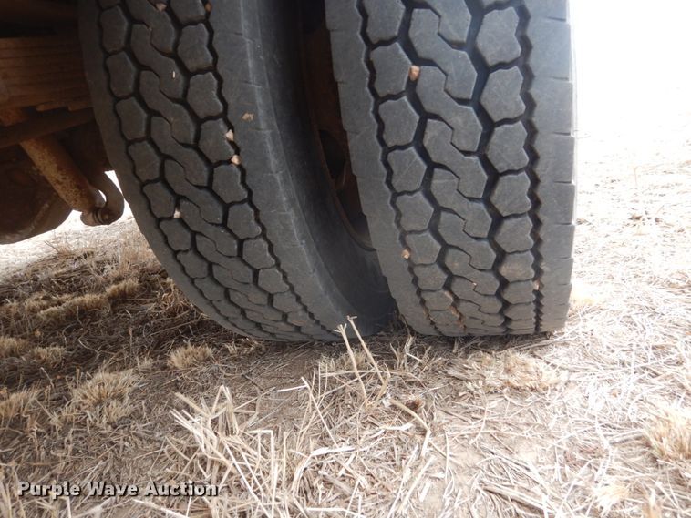 image for item HS9771 1999 Ford F450 Super Duty  service / utility truck with crane