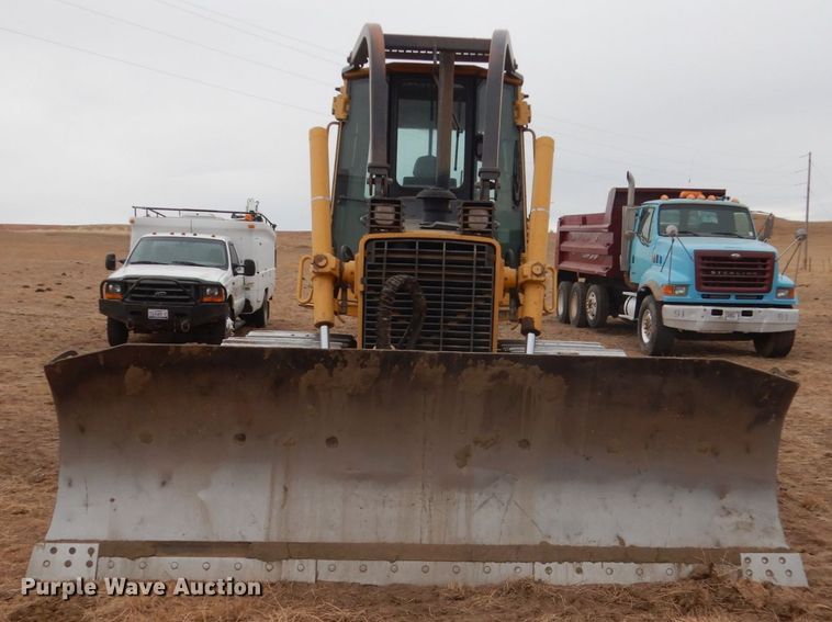 image for item HS9772 2000 John Deere 750C LGP  Series II dozer