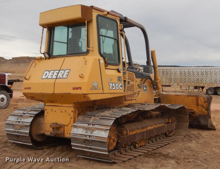 image for item HS9772 2000 John Deere 750C LGP  Series II dozer