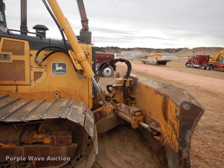 image for item HS9772 2000 John Deere 750C LGP  Series II dozer