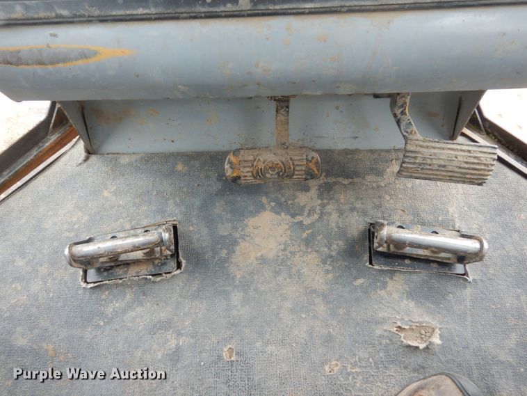 image for item HS9772 2000 John Deere 750C LGP  Series II dozer