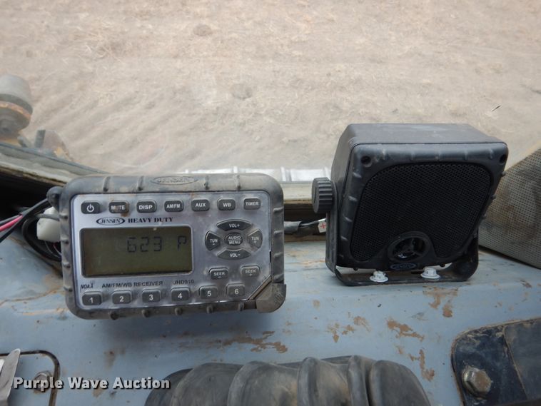 image for item HS9772 2000 John Deere 750C LGP  Series II dozer