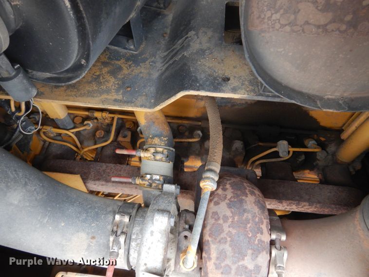 image for item HS9772 2000 John Deere 750C LGP  Series II dozer