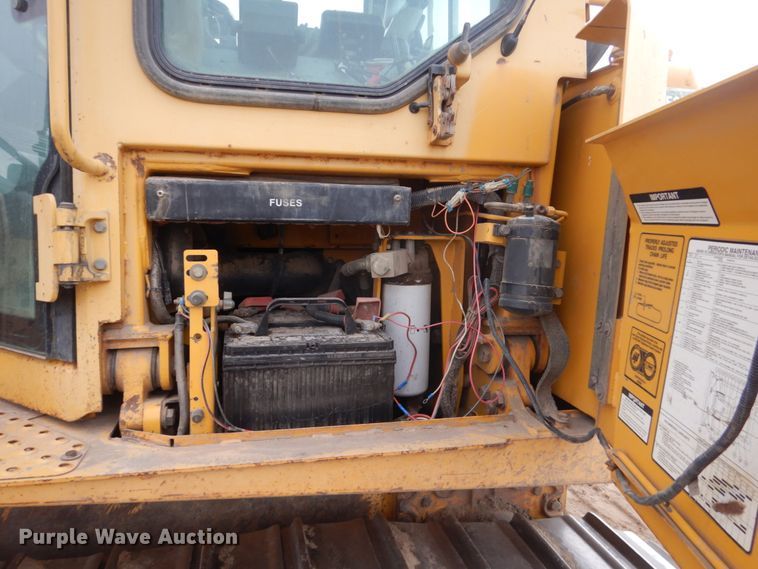 image for item HS9772 2000 John Deere 750C LGP  Series II dozer