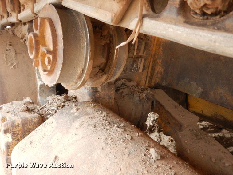 image for item HS9772 2000 John Deere 750C LGP  Series II dozer