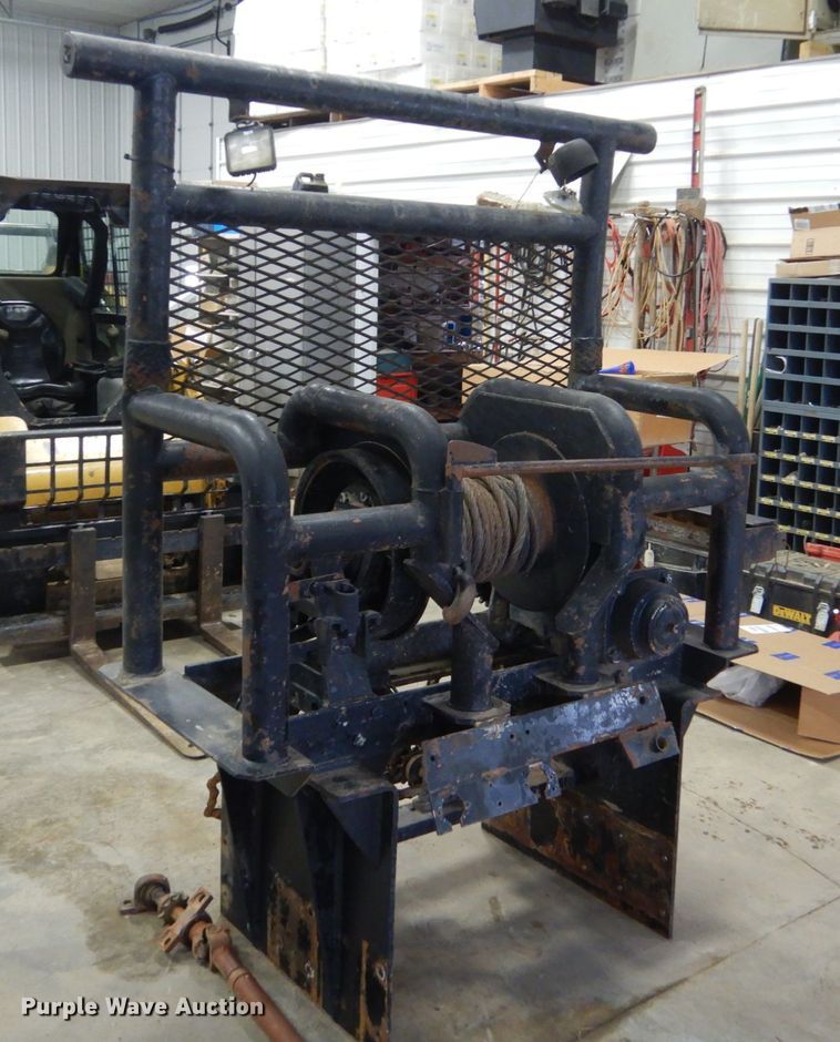 image for item HS9821 Braden winch