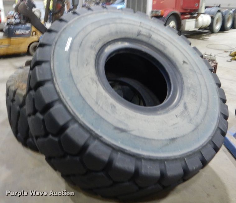 image for item HS9825 (2) 29.5R25 tires