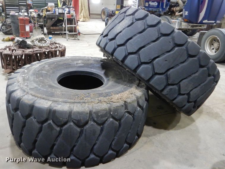 image for item HS9825 (2) 29.5R25 tires