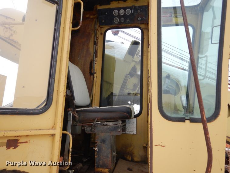 image for item HS9831 Gradall G660C excavator