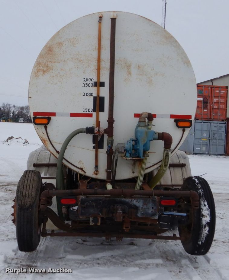 image for item HS9832 1988 Mack 600  tank truck