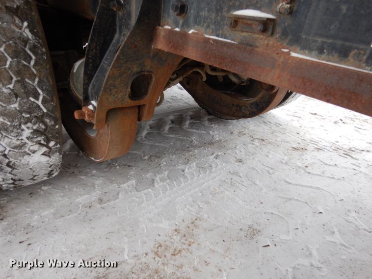 image for item HS9832 1988 Mack 600  tank truck