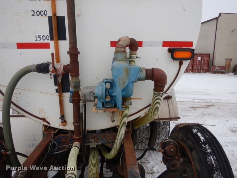 image for item HS9832 1988 Mack 600  tank truck