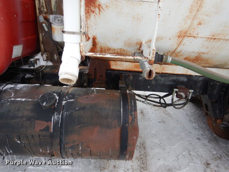 image for item HS9832 1988 Mack 600  tank truck