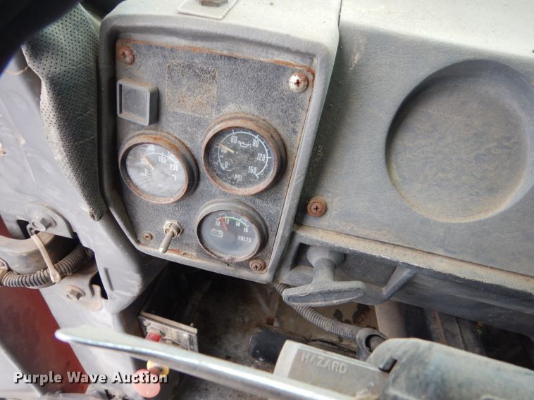 image for item HS9832 1988 Mack 600  tank truck