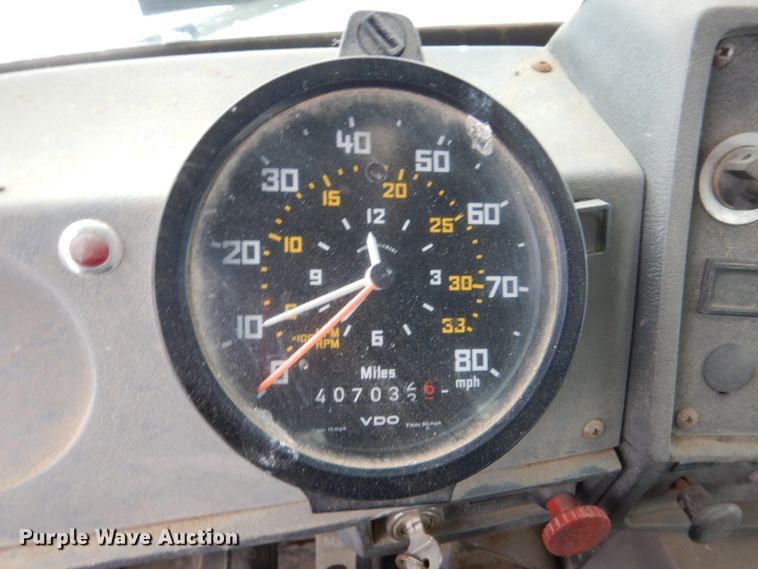 image for item HS9832 1988 Mack 600  tank truck