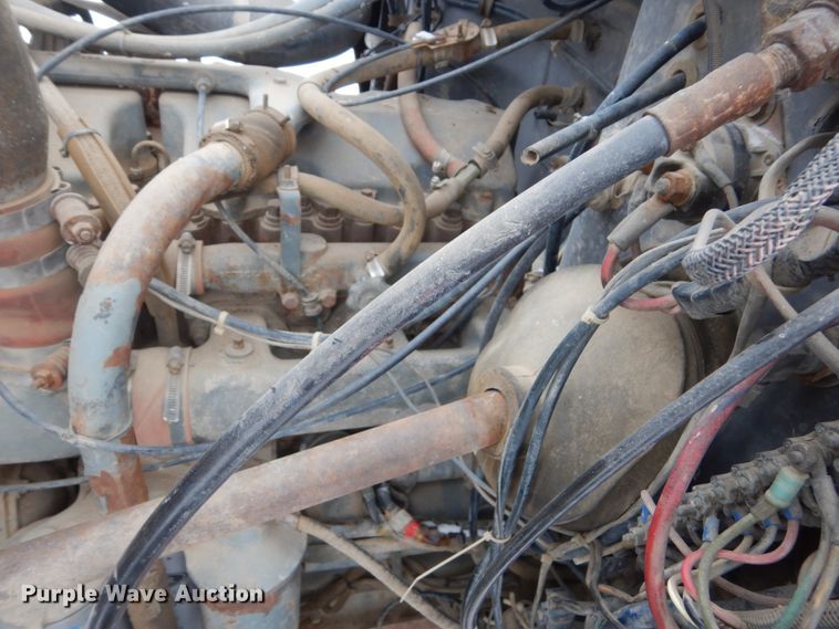 image for item HS9832 1988 Mack 600  tank truck