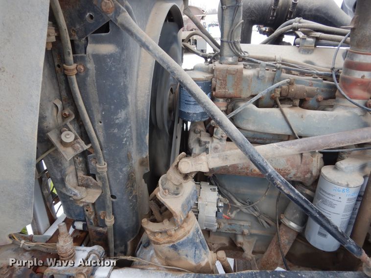 image for item HS9832 1988 Mack 600  tank truck