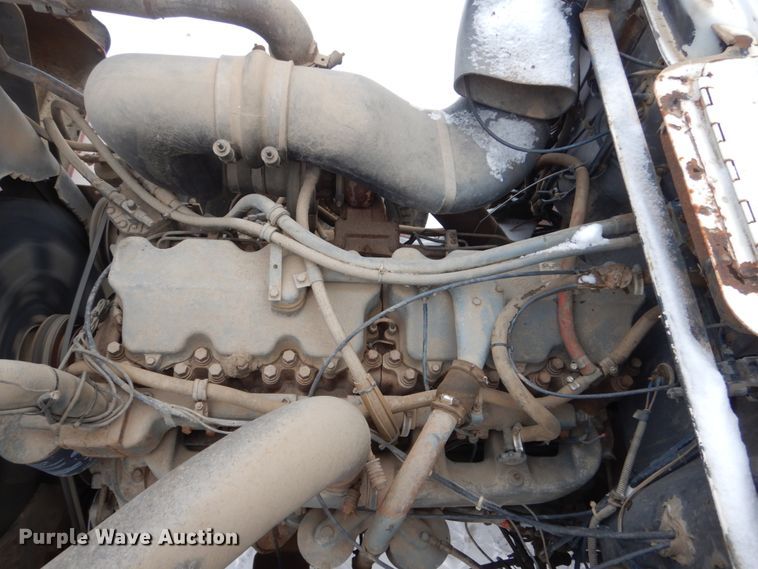 image for item HS9832 1988 Mack 600  tank truck