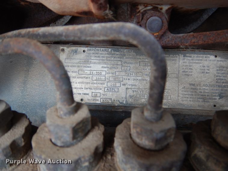 image for item HS9832 1988 Mack 600  tank truck