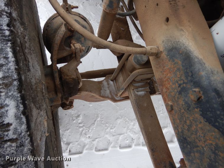 image for item HS9832 1988 Mack 600  tank truck