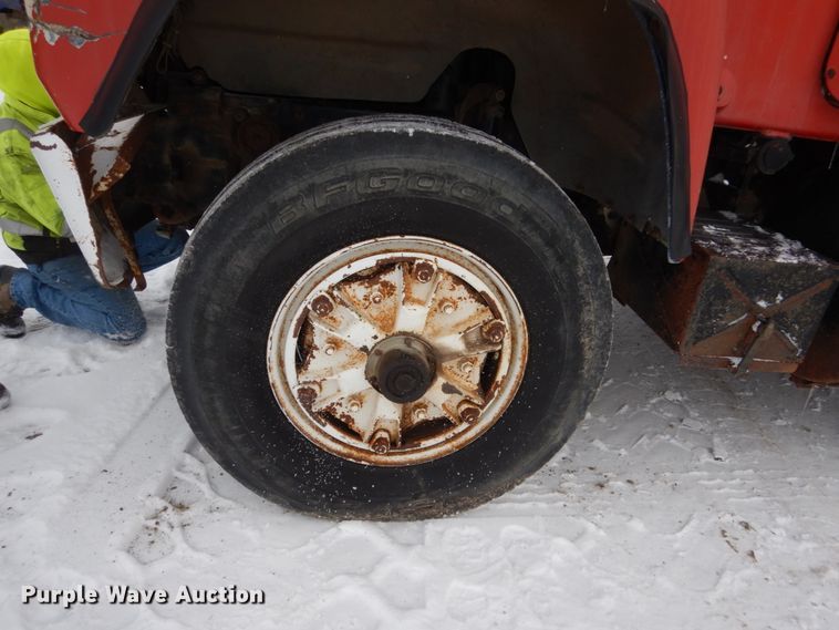 image for item HS9832 1988 Mack 600  tank truck