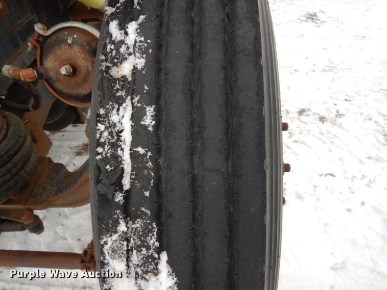 image for item HS9832 1988 Mack 600  tank truck