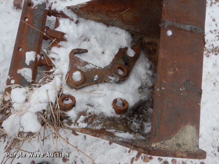 image for item HS9863 (2) buckets