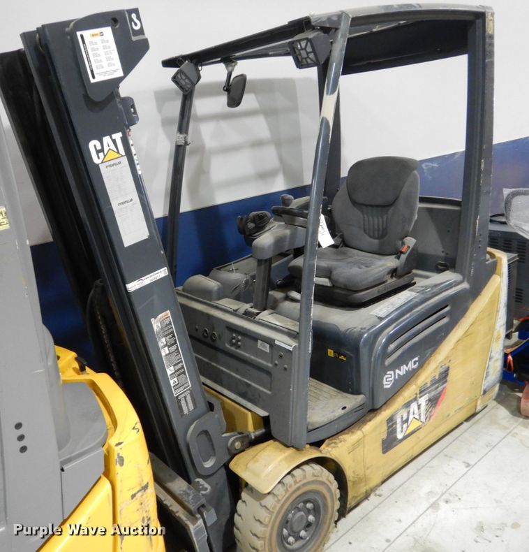 image for item HS9911 Caterpillar 2ET3000  forklift