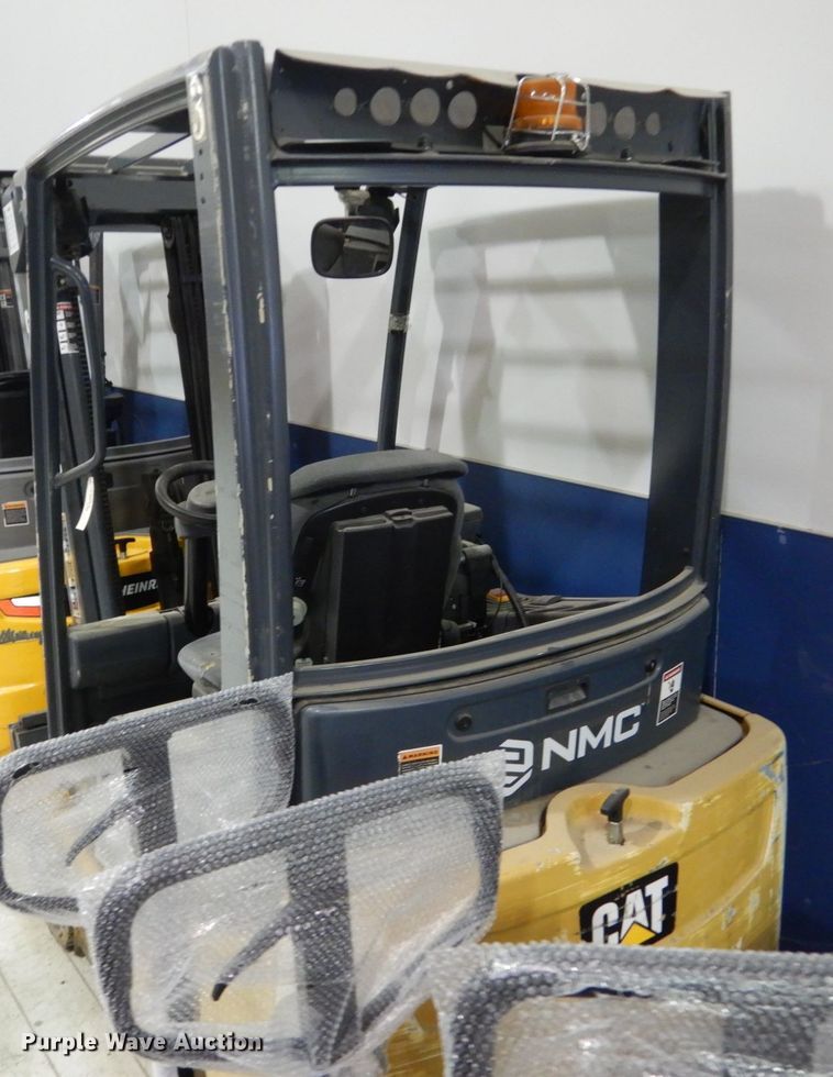 image for item HS9911 Caterpillar 2ET3000  forklift