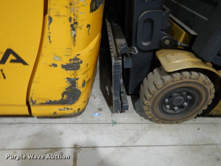 image for item HS9911 Caterpillar 2ET3000  forklift