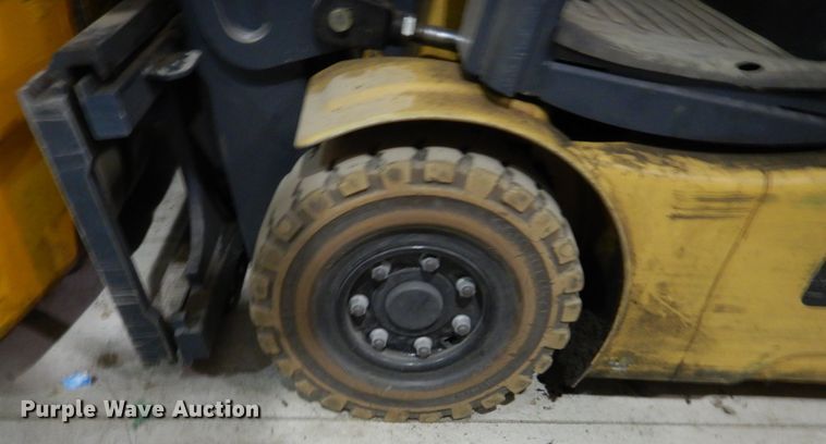 image for item HS9911 Caterpillar 2ET3000  forklift
