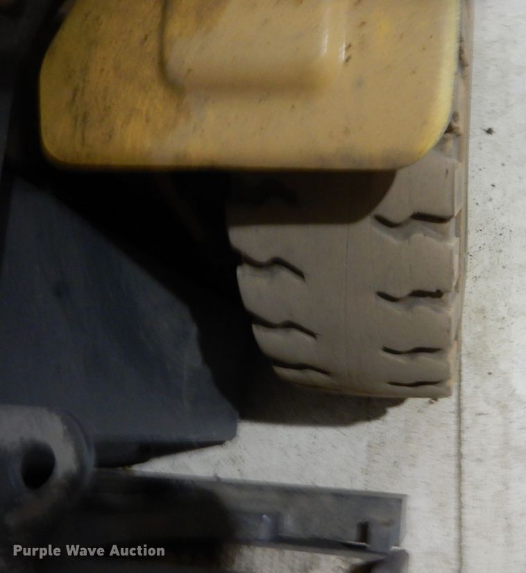 image for item HS9911 Caterpillar 2ET3000  forklift