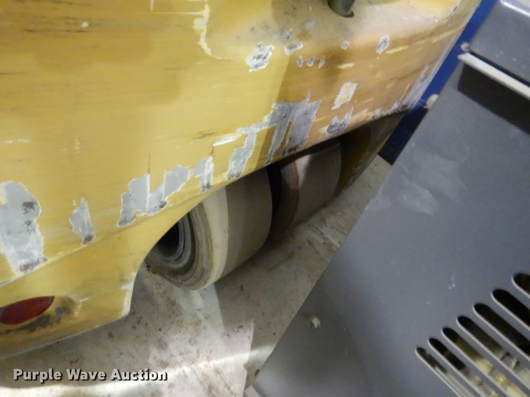 image for item HS9911 Caterpillar 2ET3000  forklift