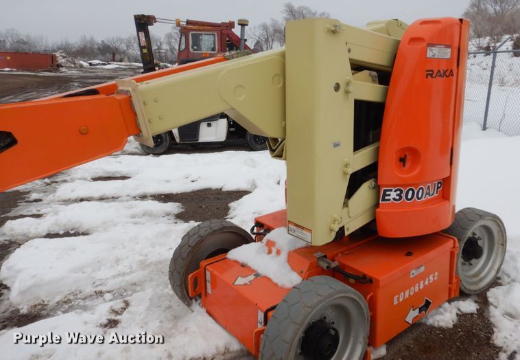 image for item HS9912 JLG E300AJP  boom lift