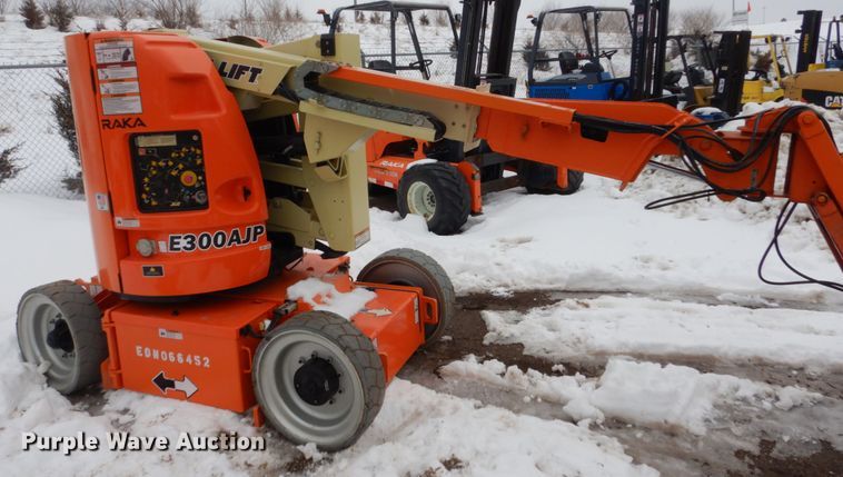 image for item HS9912 JLG E300AJP  boom lift