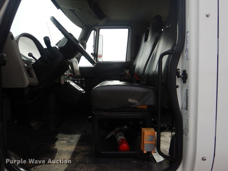 image for item HX9120 2010 International 7400 SBA  utility / service truck