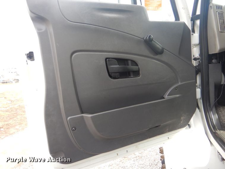 image for item HX9120 2010 International 7400 SBA  utility / service truck