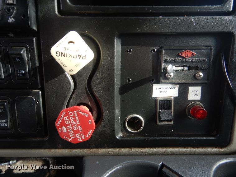 image for item HX9120 2010 International 7400 SBA  utility / service truck