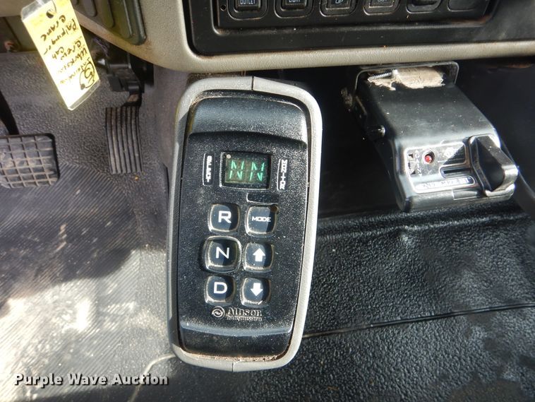 image for item HX9120 2010 International 7400 SBA  utility / service truck