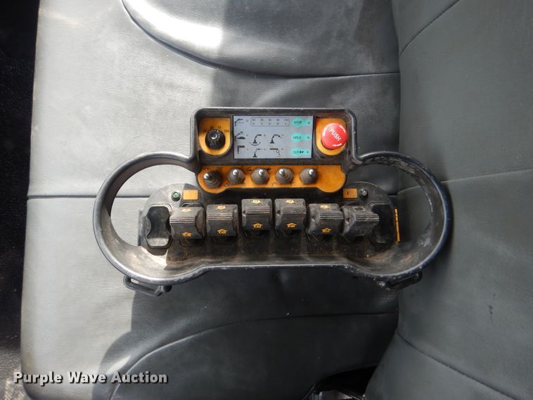 image for item HX9120 2010 International 7400 SBA  utility / service truck