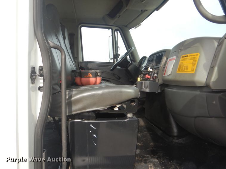 image for item HX9120 2010 International 7400 SBA  utility / service truck