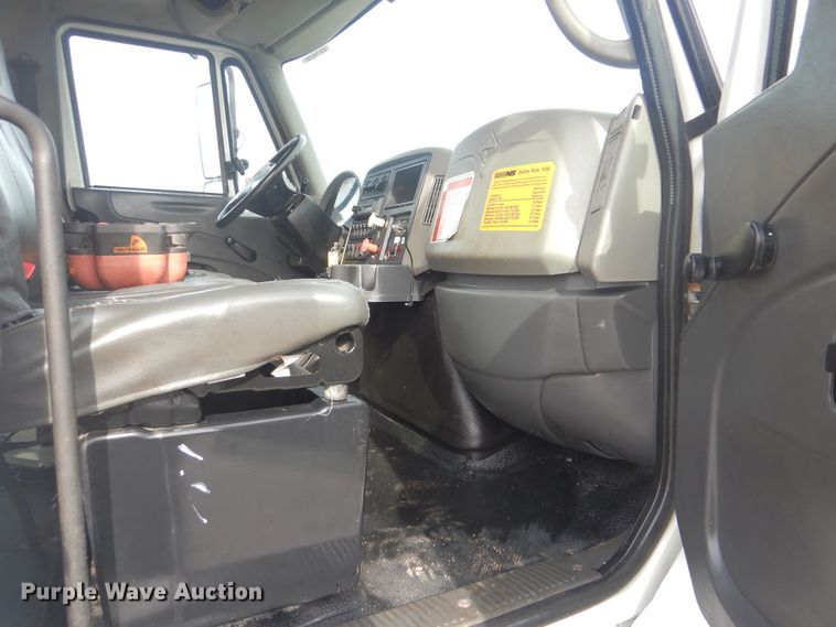 image for item HX9120 2010 International 7400 SBA  utility / service truck