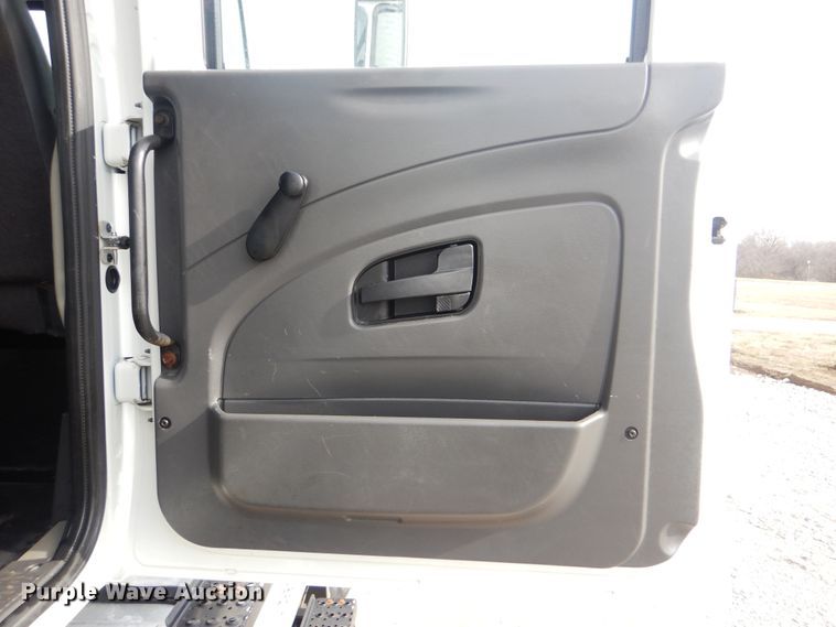 image for item HX9120 2010 International 7400 SBA  utility / service truck