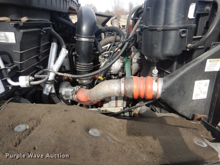 image for item HX9120 2010 International 7400 SBA  utility / service truck