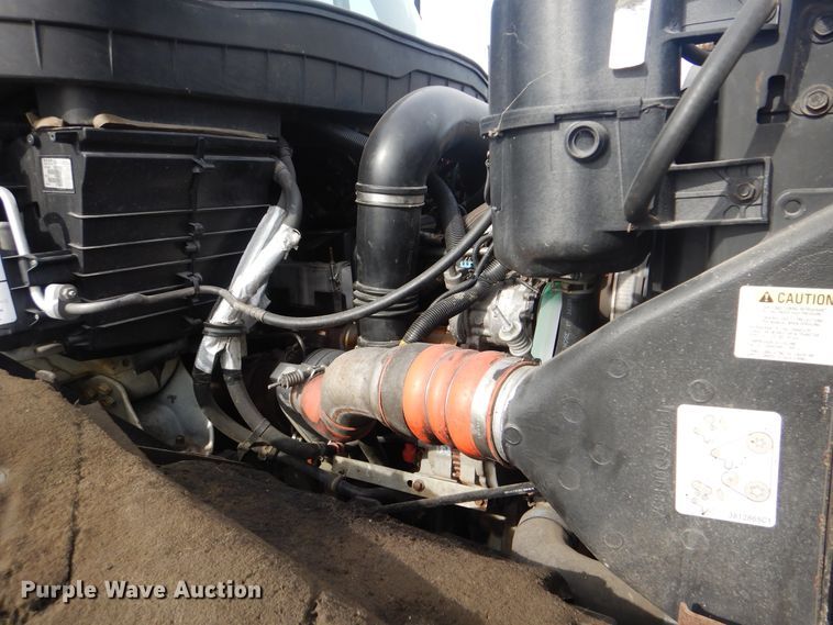 image for item HX9120 2010 International 7400 SBA  utility / service truck