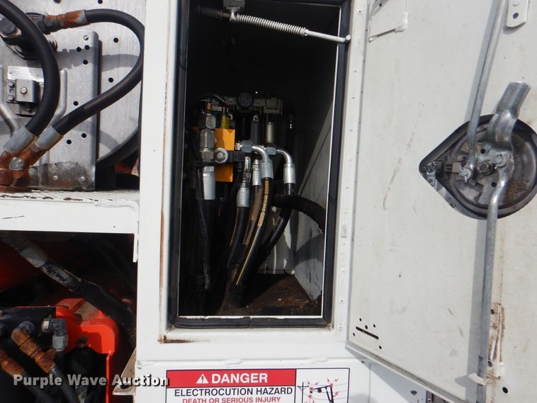 image for item HX9120 2010 International 7400 SBA  utility / service truck