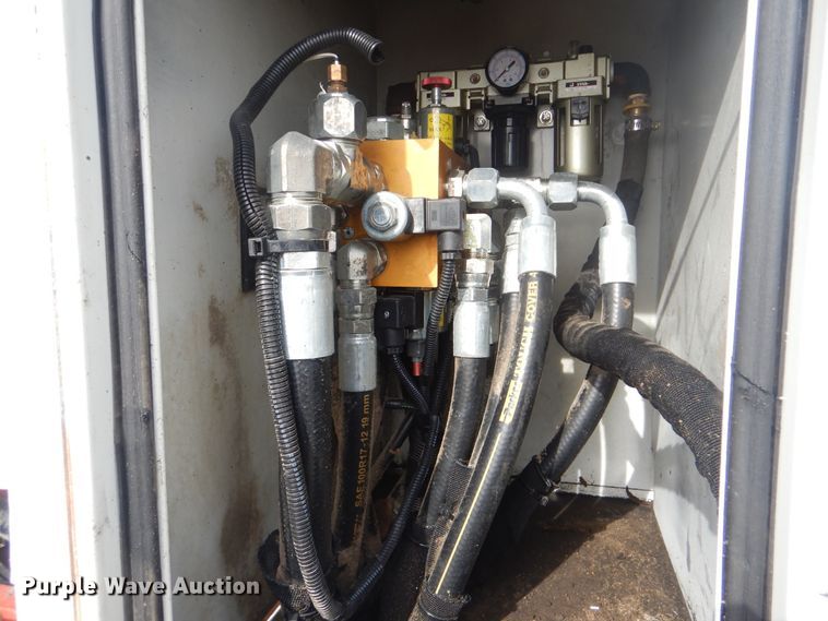 image for item HX9120 2010 International 7400 SBA  utility / service truck