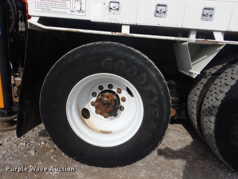 image for item HX9120 2010 International 7400 SBA  utility / service truck