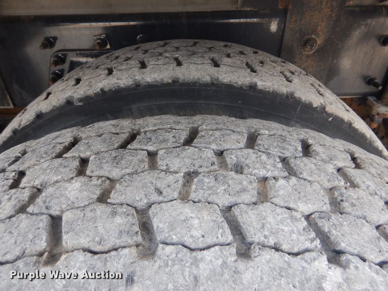 image for item HX9120 2010 International 7400 SBA  utility / service truck